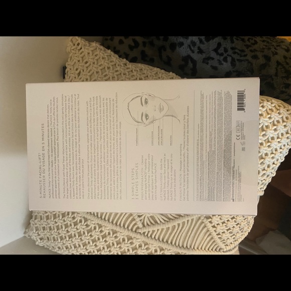 BRAND NEW, unopened box, NUFACE TRINITY - Picture 3 of 6